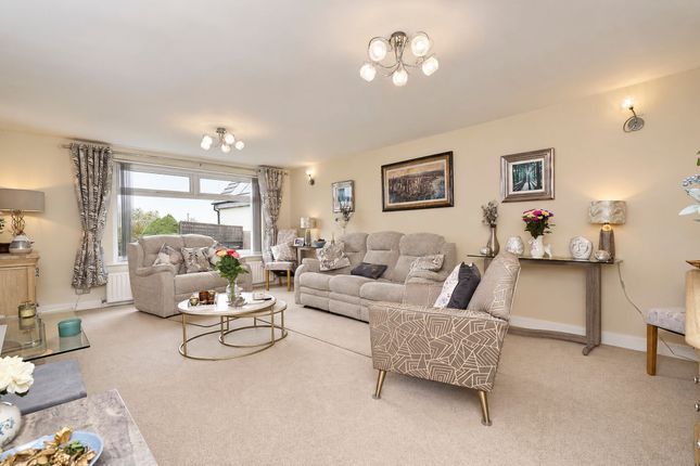 176 Blackburn Road, Chorley photo 4