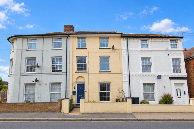 5-bed terraced on Walton on the Naze, £260,000