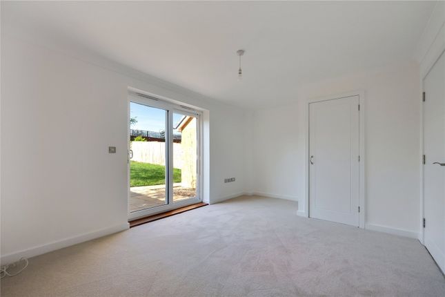 1, Kensington Close, Devon photo 4
