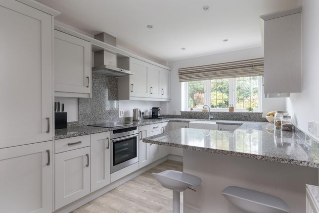 28, Phoebes Orchard, Milton Keynes photo 3