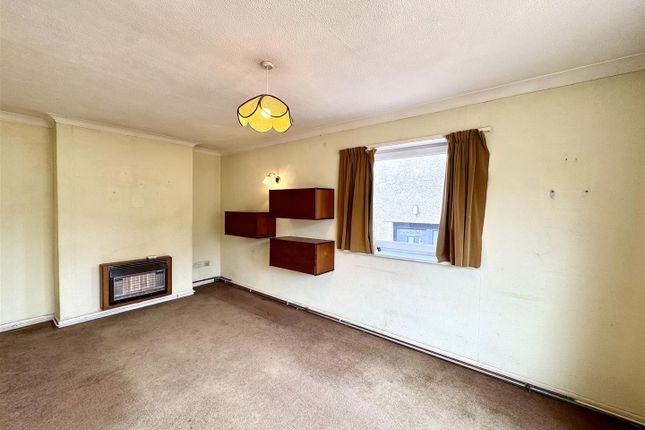 11 Greenmeadow Drive, Parc Seymour, Caldicot photo 3