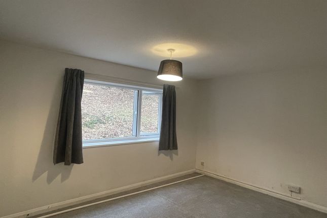 Flat to rent in Flat 9/Perth House, The Fairway, Midhurst, West Sussex