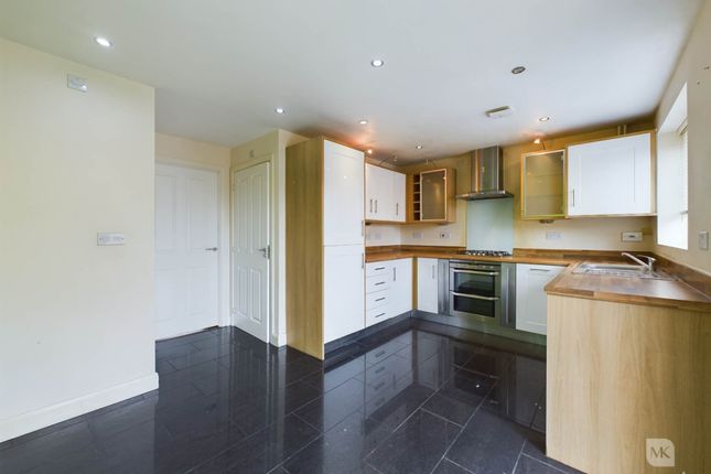 24, Lamour Lane, Milton Keynes photo 2