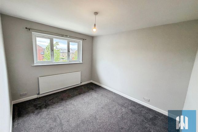 31, Birkhouse Lane, Huddersfield photo 4