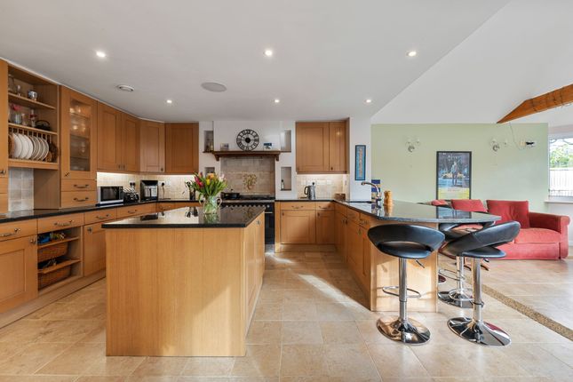 26 Wiltshire Avenue, Crowthorne photo 4