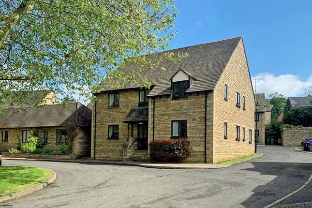 Thumbnail Flat for sale in Phillips Court, Stamford