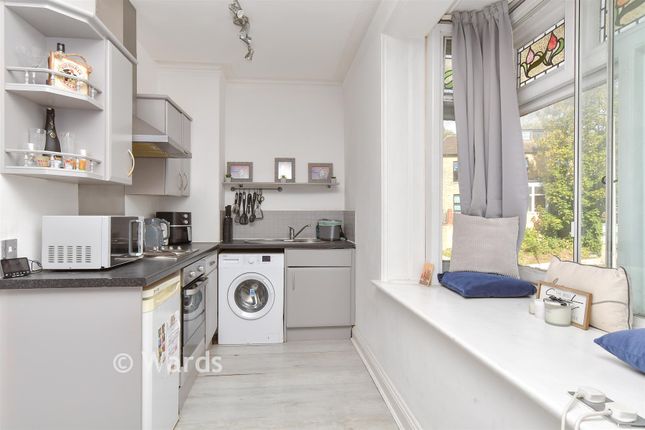 13, London Road, Rochester photo 3