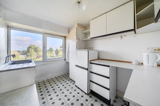 Flat 5, 35, Blackheath Park, London photo 3