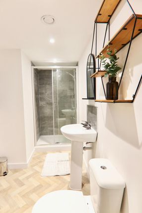 Apartment 702B, Ben johnson, 702 Warrington Road, Wigan photo 4