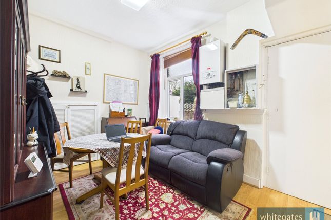 22, John Street, Bradford photo 4