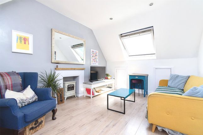 Flat for sale in Park Hill, Carshalton