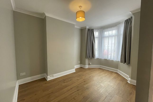 End terrace house to rent in Gosbrook Road, Caversham, Reading