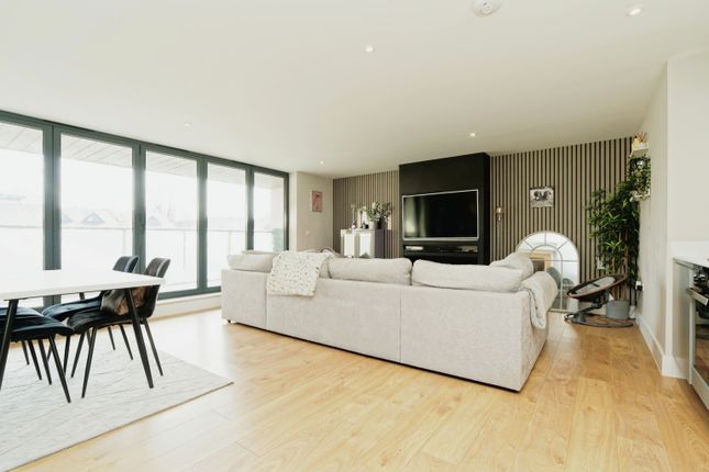 Flat for sale in Crabble Hill, Dover, Kent