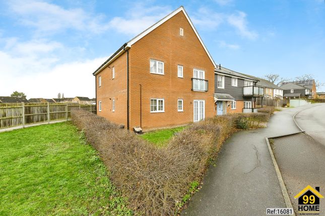17, Ten Acres Crescent, Hertfordshire photo 2