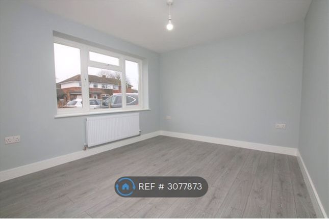 Ainsdale Crescent, Reading photo 2