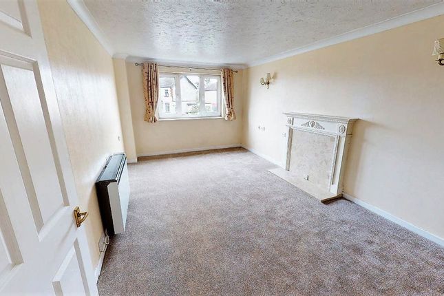 35, Parkview Court, Ilford photo 2