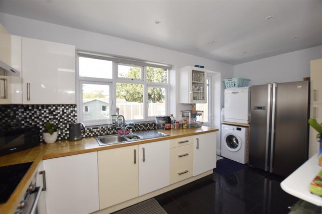 1A, Gaddesden Avenue, Middlesex photo 4
