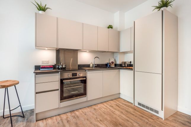 Flat for sale in London Road, Staines-Upon-Thames, Middlesex