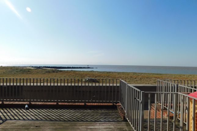 38, Beach Way, Clacton-on-Sea photo 4