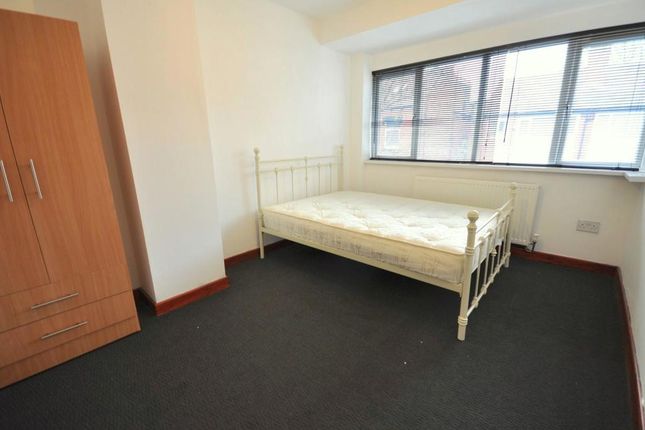 28, Welton Mount, Leeds photo 5