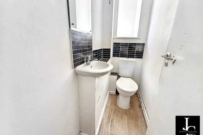 32, Dallamoor, Telford photo 4