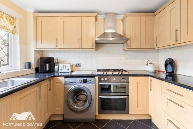121, Waterhouse Moor, Harlow photo 4