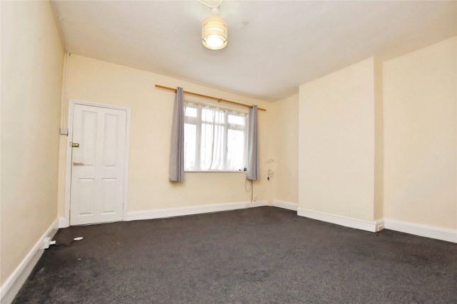 135a, High Street, Ilford photo 4