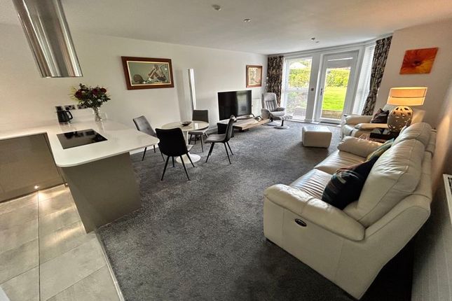 Flat 7 The Sycamores, 35 Pwllycrochan Avenue, Colwyn Bay photo 2