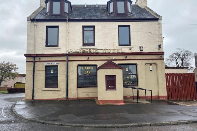 Thumbnail Pub/bar for sale in Station Road, Leven