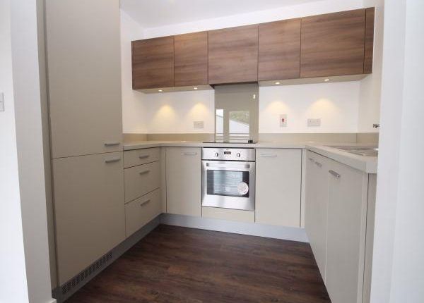 34, Baywillow Avenue, Carshalton photo 4