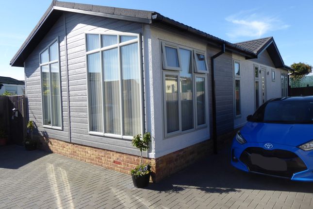 2-bed caravan on 10, Waterbeach Court Park, Denny End Road, Waterbeach, Cambridge, £250,000