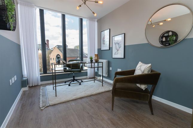 Flat for sale in Slate Wharf, Manchester
