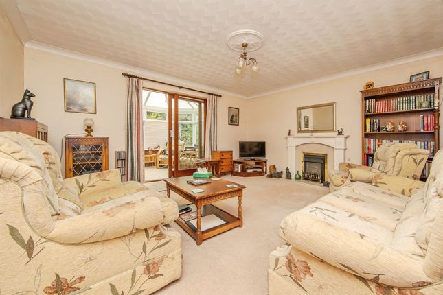 22, Chequers Rise, Ipswich photo 4