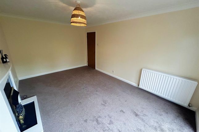 16, Woburn Drive, Brierley Hill photo 3