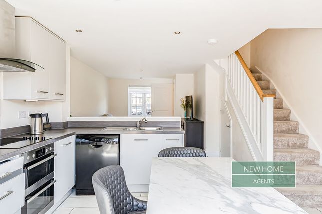 7, Willow Way, Stratford-Upon-Avon photo 4
