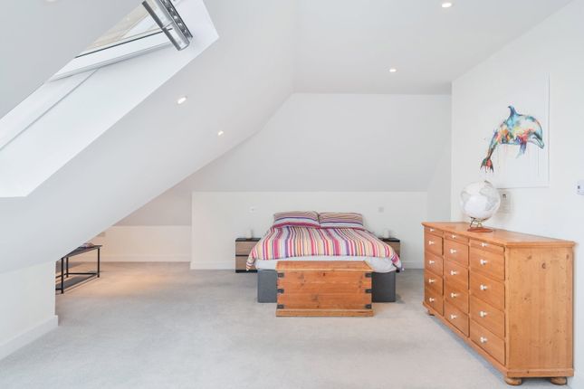 21,Flat 11, Gresham Gardens, Oxted photo 4