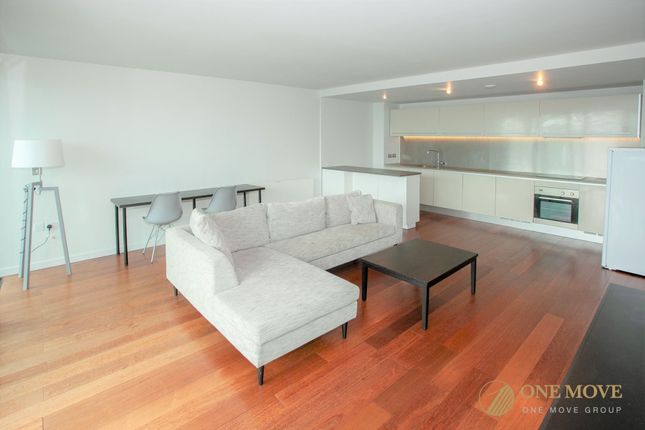 Flat to rent in Deansgate, Beetham Tower