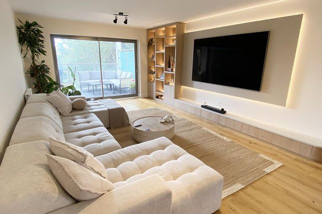 Apartment 4, Rousbury, Shoppenhangers Road, Maidenhead photo 2
