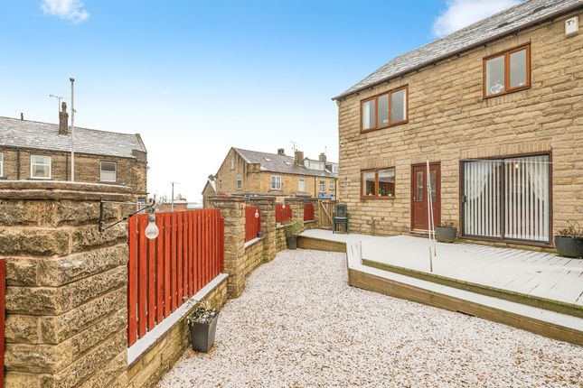 Detached house for sale in Jacobs Croft, Clayton, Bradford