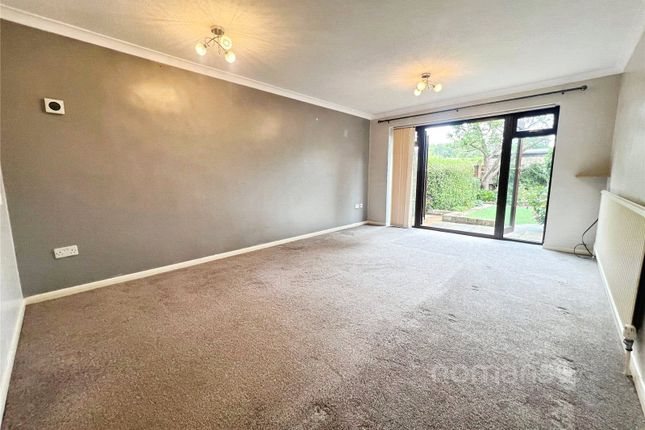 23, Alder Close, Aldershot photo 2