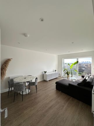Flat 902, Cottesbrook Heights, Brumwell Avenue, Woolwich, London photo 2
