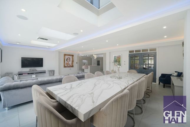 50A Bourne Hill, London photo 2