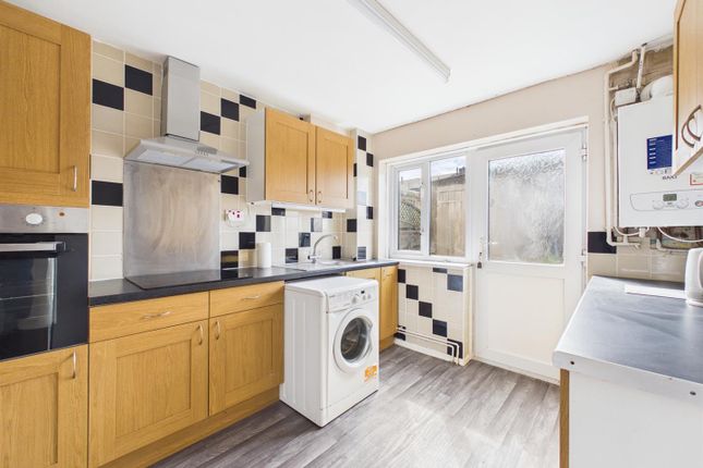 4, North Avenue, Kenfig Hill photo 2