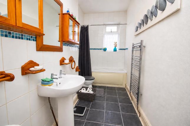 19, Sandringham Road, Darwen photo 4
