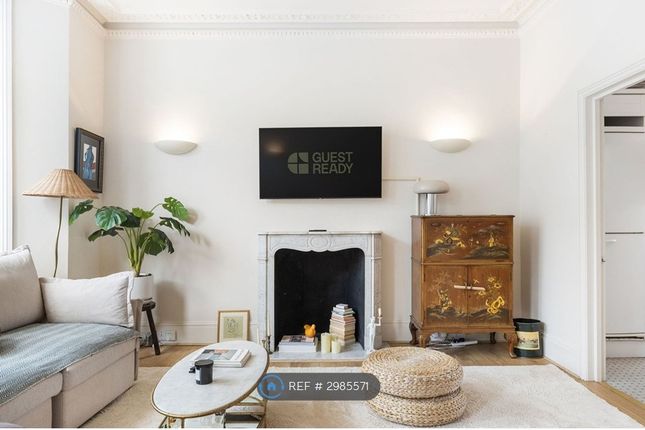 First Floor Flat, London photo 2