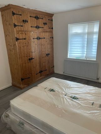 Room to rent in Sydenham Road, London