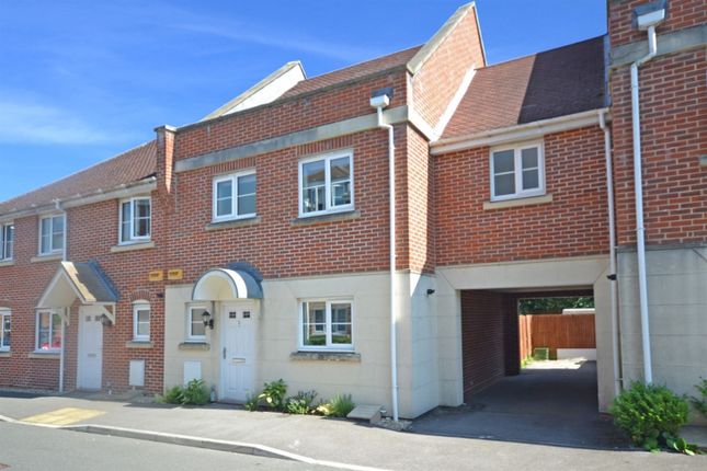 Thumbnail Semi-detached house to rent in Spiro Close, Pulborough, West Sussex