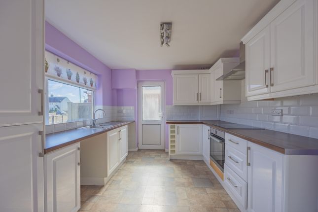 32, Charles Crescent, Taunton photo 4