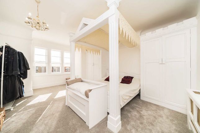 87, Barrow Road, London photo 3