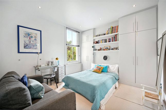Terraced house for sale in Crieff Road, Wandsworth, London